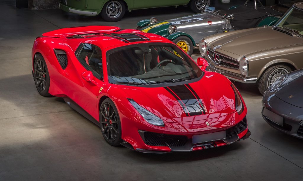 Ferrari F8 Tributo 2021 precio y características en AUTOSELECT